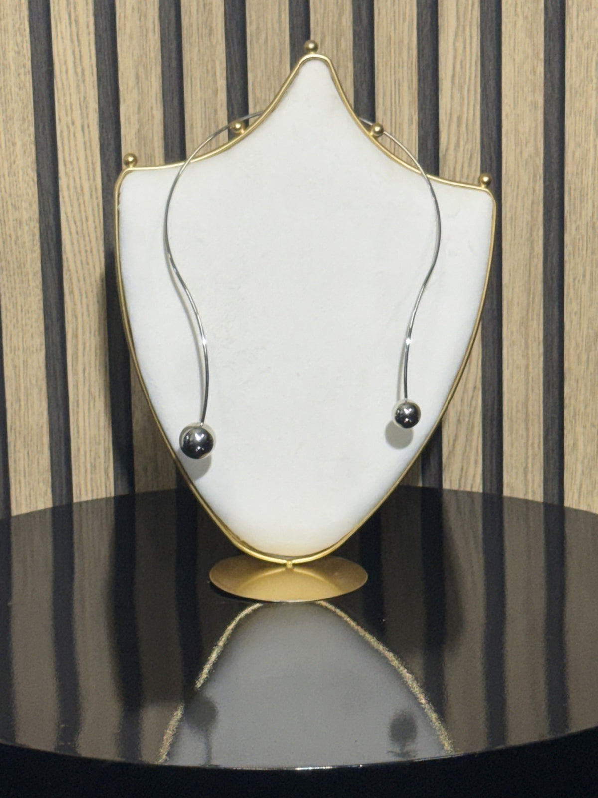Collier Emmy